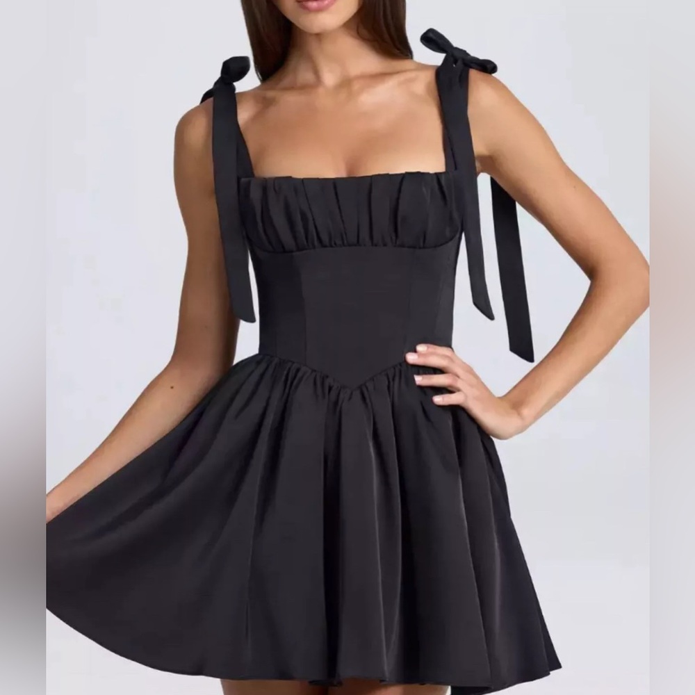 Oh Polly Bellamy Draped Corset Mini Dress Black.  Size 8 Bow Shoulders